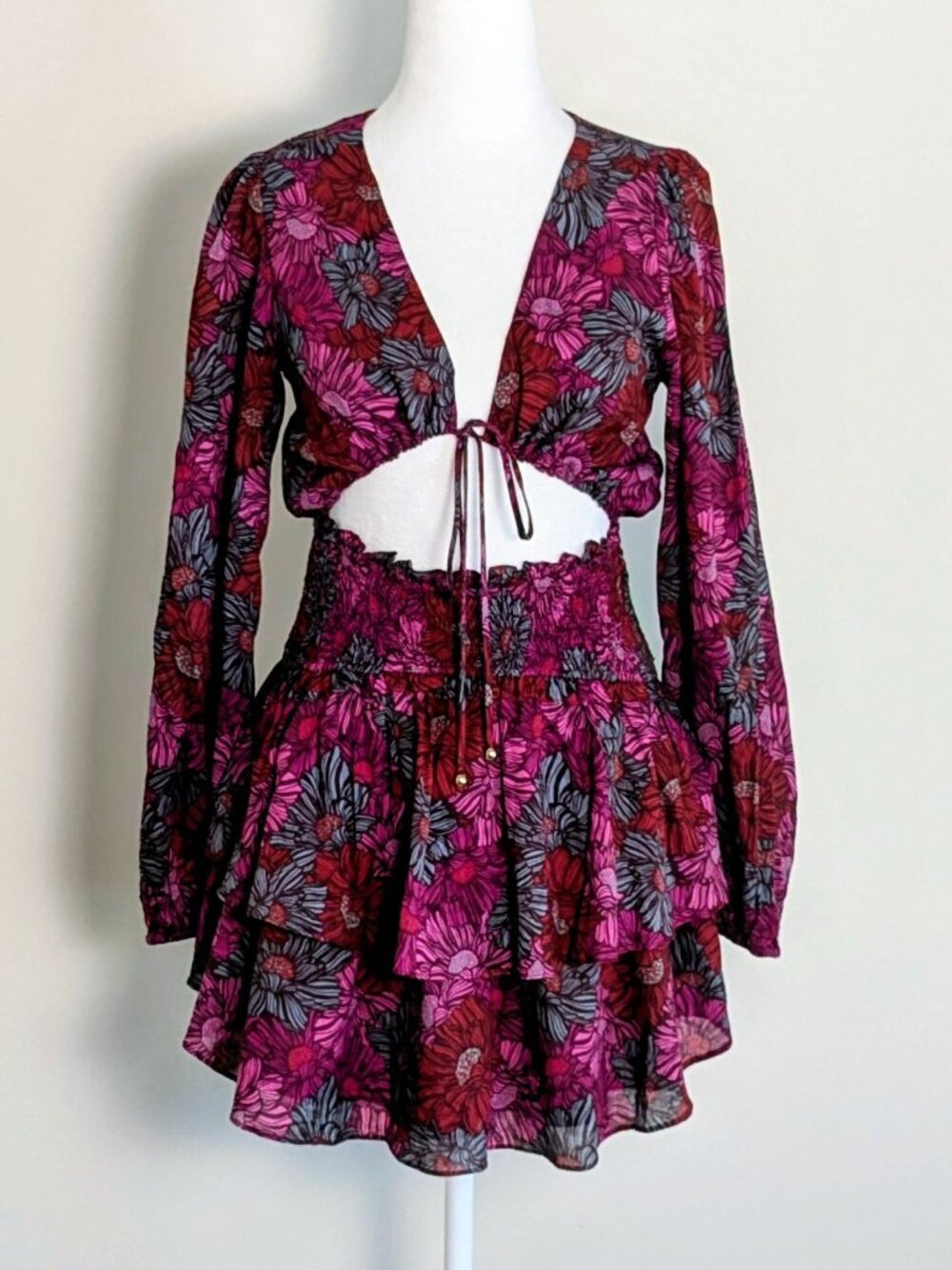 OLIVACEOUS Women's Cut Out Long Sleeve Mini Dress  Size M  Multi Print